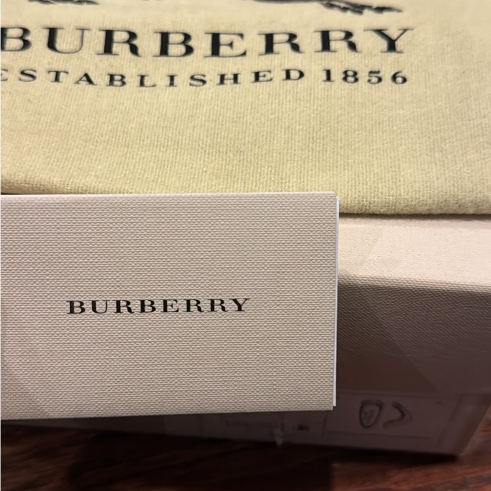 Burberry Heritage Leather Shipley Ballerina Flats - Picture 4 of 4